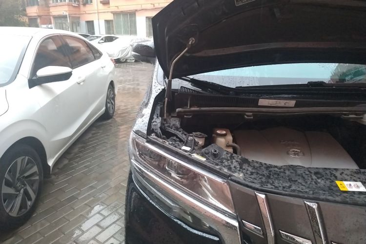 Used Toyota Alphard 2018 Revised Version 3.5L Premium Edition Engine Bay Right