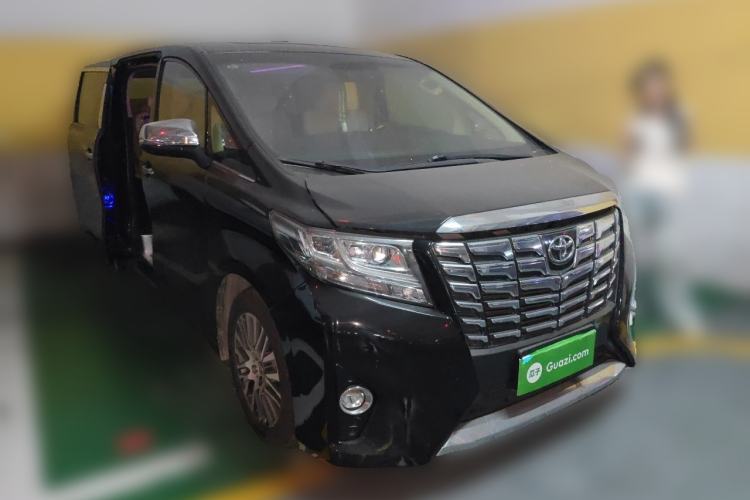 Used Toyota Alphard 2018 3.5L Luxury Edition Front Right 45 Deg