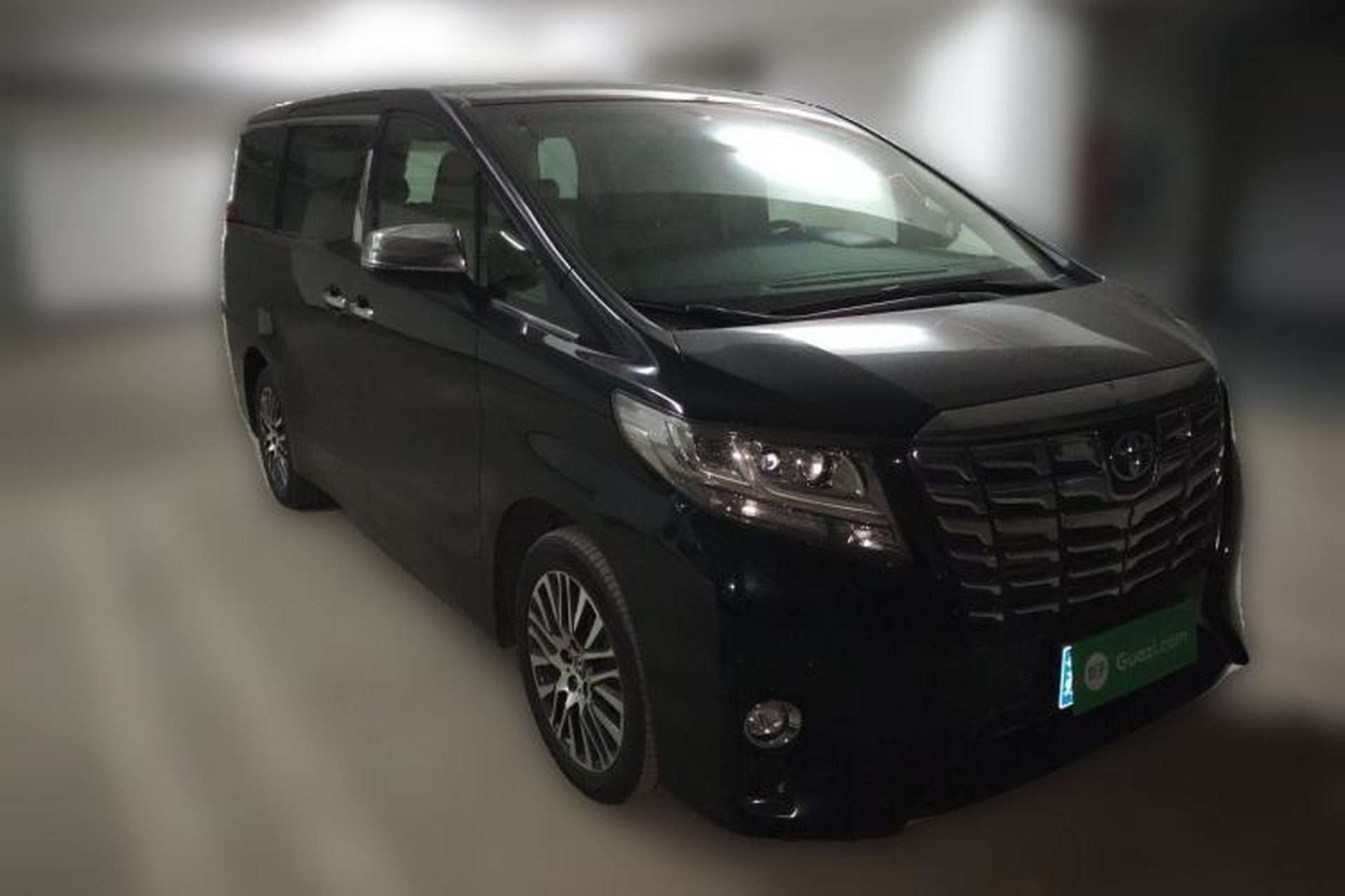 Used Toyota Alphard 2018 3.5L Luxury Edition Front Right 45 Deg