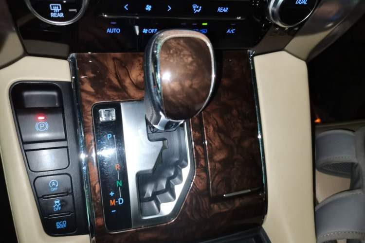 Used Toyota Alphard 2018 Revised Version 3.5L Luxury Edition Gear Lever