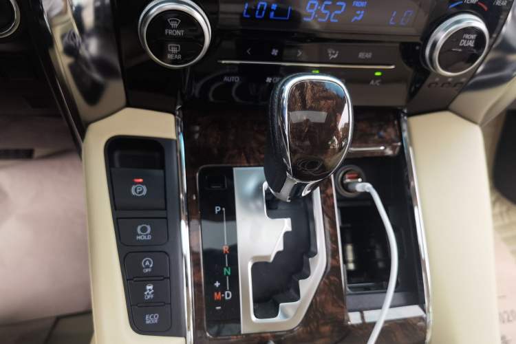 Used Toyota Alphard 2018 Revised Version 3.5L Luxury Edition Gear Lever