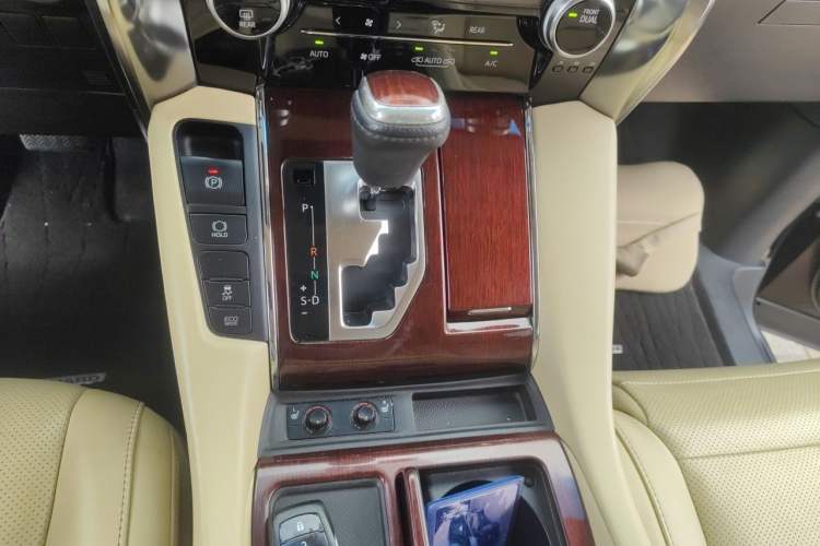 Used Toyota Alphard 2018 3.5L Luxury Edition Gear Lever