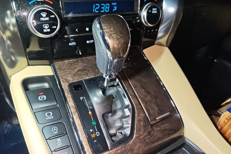 Used Toyota Alphard 2018 Revised Version 3.5L Premium Edition Gear Lever
