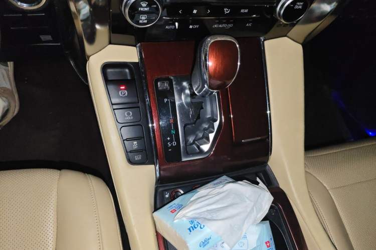 Used Toyota Alphard 2018 3.5L Luxury Edition Gear Lever