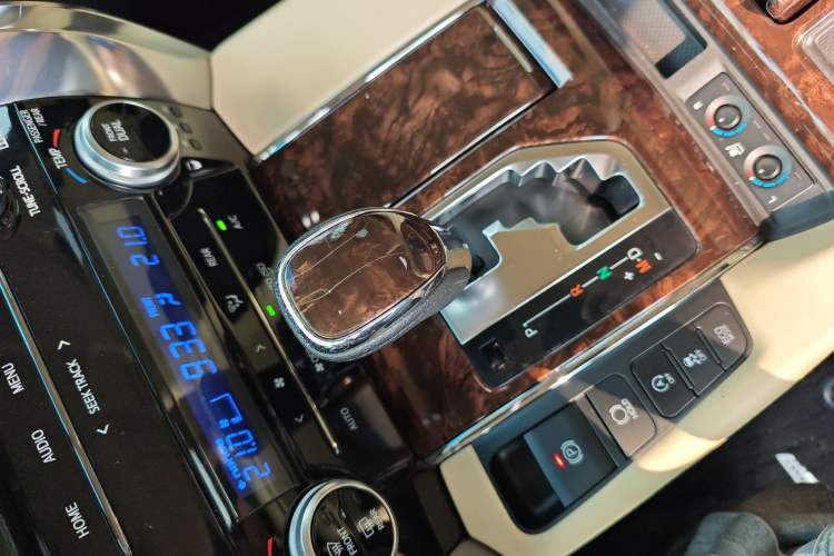 Used Toyota Alphard 2018 Revised Version 3.5L Luxury Edition Gear Lever