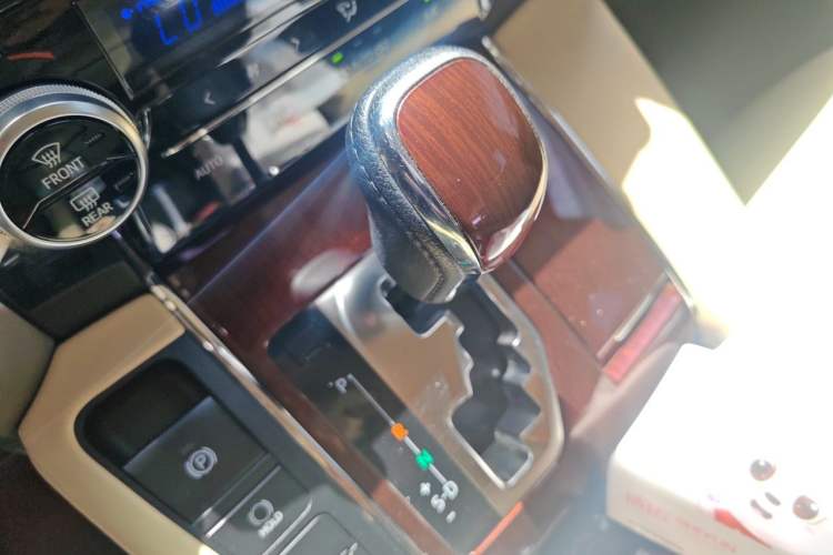 Used Toyota Alphard 2018 3.5L Luxury Edition Gear Lever