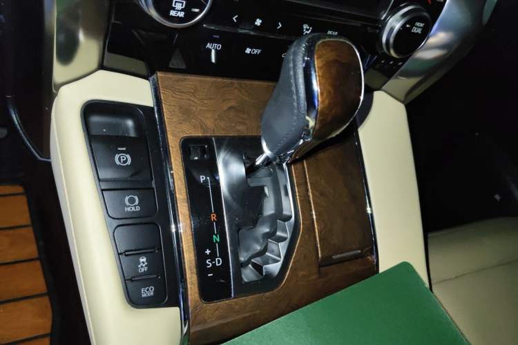 Used Toyota Alphard 2018 3.5L Prestige Edition Gear Lever