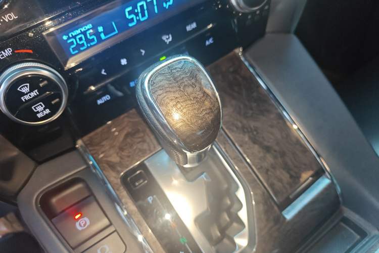 Used Toyota Alphard 2018 3.5L Prestige Edition Gear Lever