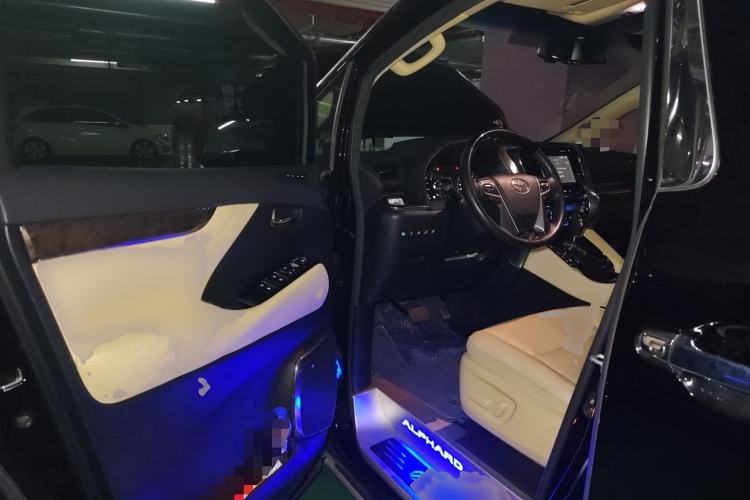 Used Toyota Alphard 2018 Revised Version 3.5L Premium Edition Interior 3