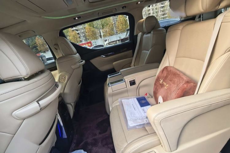 Used Toyota Alphard 2018 Revised Version 3.5L Luxury Edition Interior 3