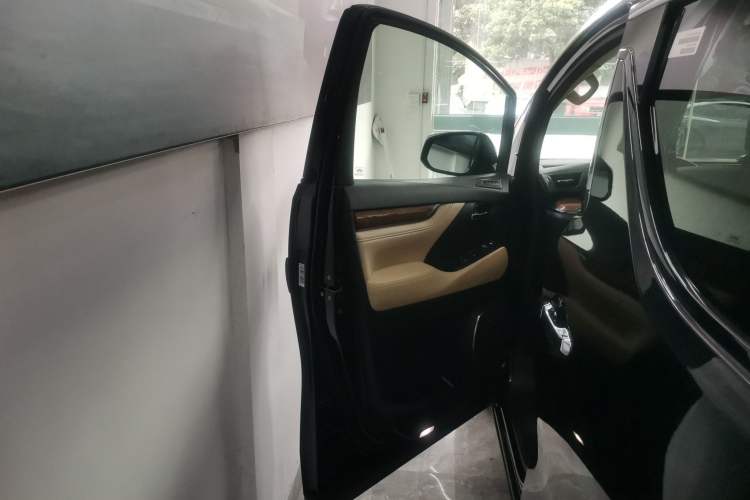 Used Toyota Alphard 2018 3.5L Prestige Edition Left Front Door Interior