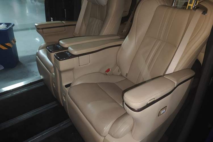 Used Toyota Alphard 2018 Revised Version 3.5L Premium Edition Left Rear Seat