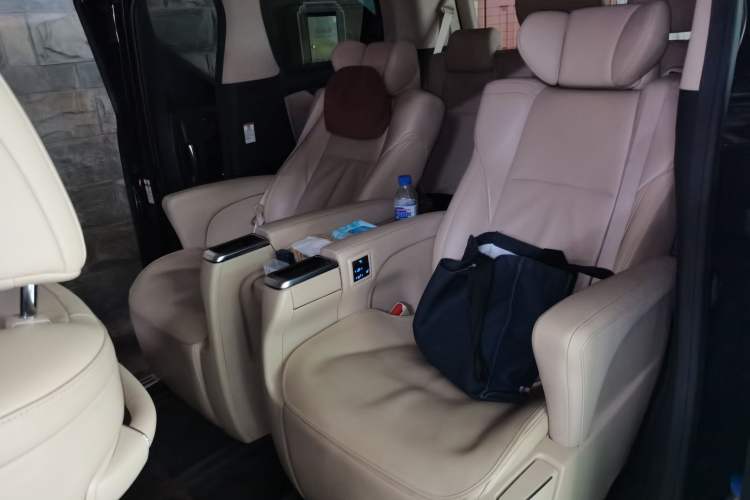 Used Toyota Alphard 2018 Revised Version 3.5L Luxury Edition Left Rear Seat