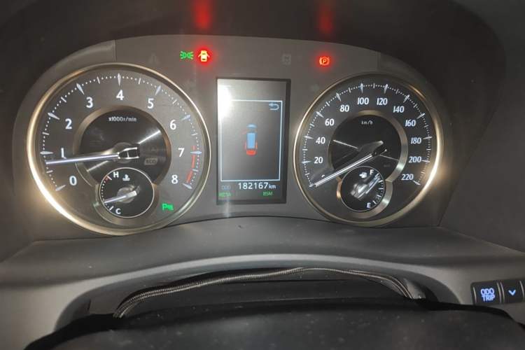 Used Toyota Alphard 2018 Revised Version 3.5L Premium Edition Odometer Close Up