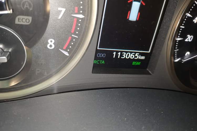 Used Toyota Alphard 2018 Revised Version 3.5L Luxury Edition Odometer Close Up