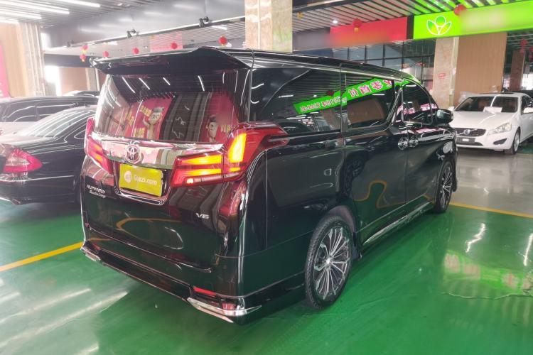 Used Toyota Alphard 2018 Revised Version 3.5L Premium Edition Rear Right 45 Deg