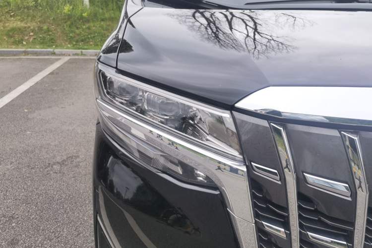 Used Toyota Alphard 2018 Revised Version 3.5L Luxury Edition Right Front Headlight
