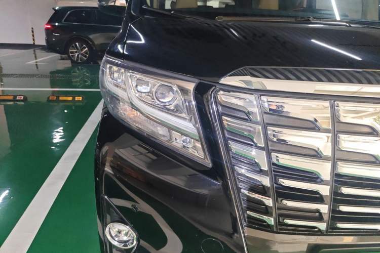 Used Toyota Alphard 2018 3.5L Prestige Edition Right Front Headlight