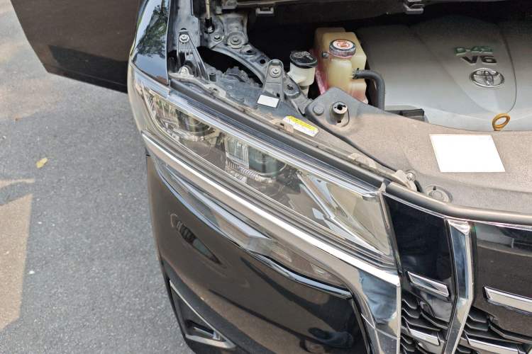 Used Toyota Alphard 2018 Revised Version 3.5L Luxury Edition Right Front Headlight