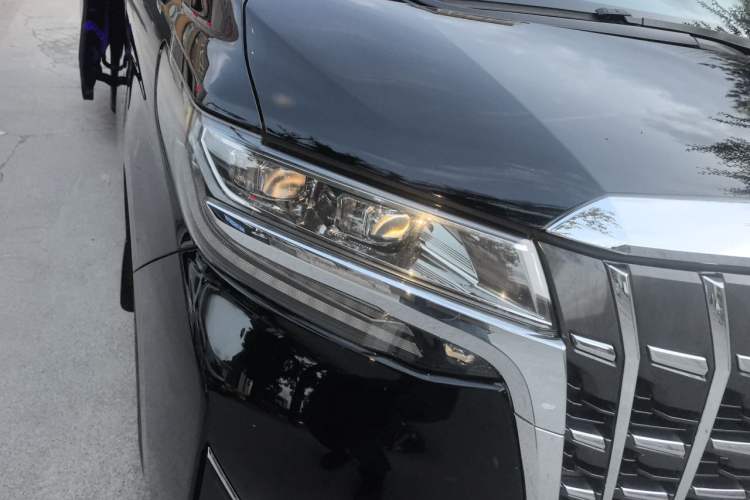 Used Toyota Alphard 2018 Revised Version 3.5L Premium Edition Right Front Headlight
