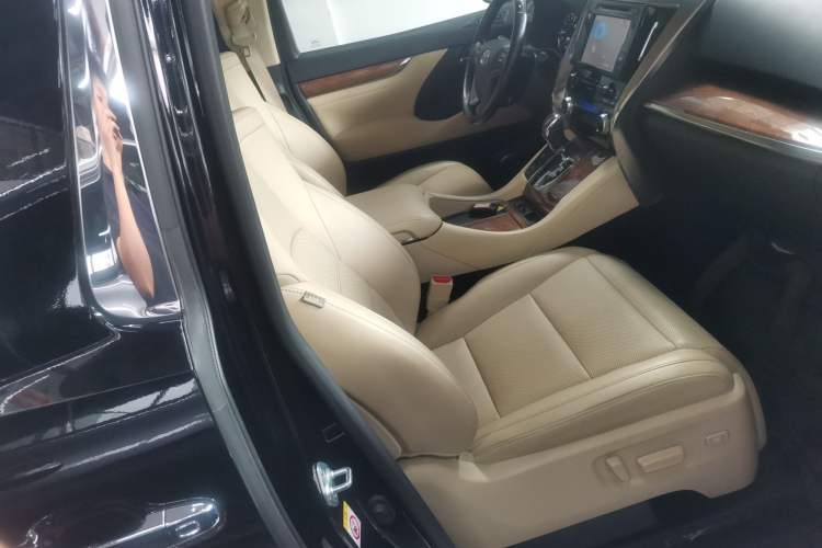 Used Toyota Alphard 2018 3.5L Prestige Edition Right Front Seat