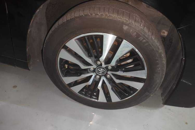 Used Toyota Alphard 2018 Revised Version 3.5L Premium Edition Right Front Wheel Hub