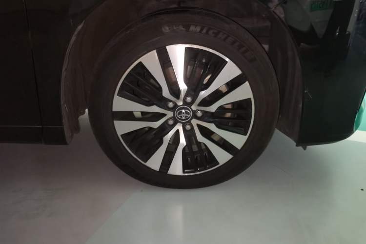 Used Toyota Alphard 2018 Revised Version 3.5L Luxury Edition Right Front Wheel Hub