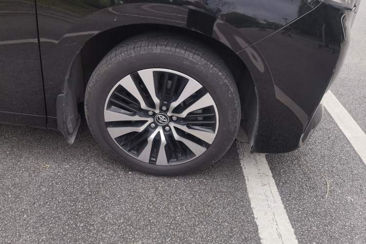 Used Toyota Alphard 2018 Revised Version 3.5L Luxury Edition Right Front Wheel Hub