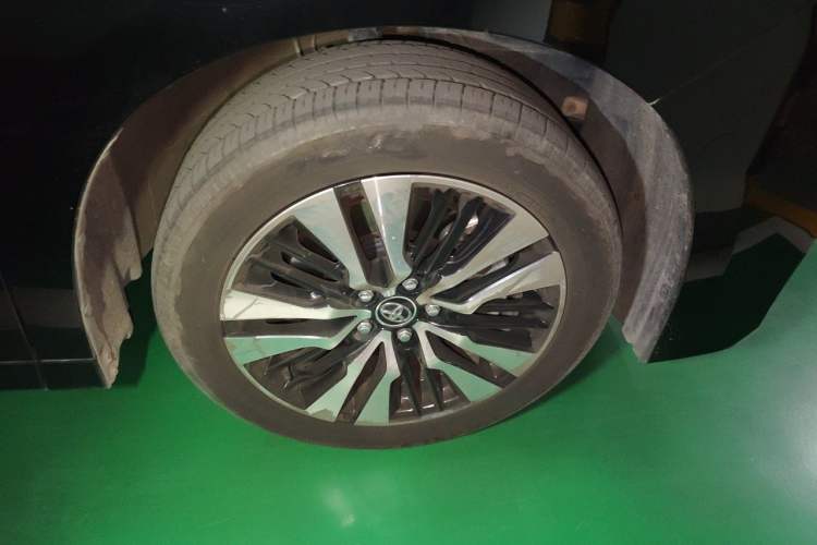 Used Toyota Alphard 2018 Revised Version 3.5L Premium Edition Right Front Wheel Hub