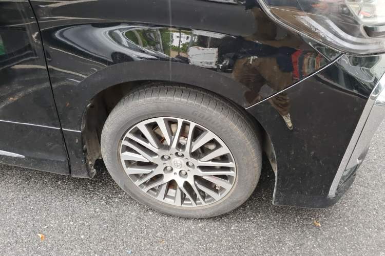 Used Toyota Alphard 2018 3.5L Prestige Edition Right Front Wheel Hub
