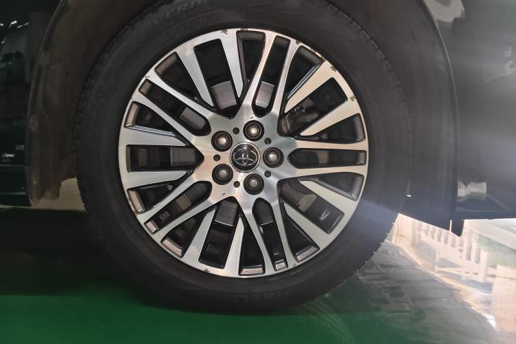 Used Toyota Alphard 2018 3.5L Prestige Edition Right Front Wheel Hub