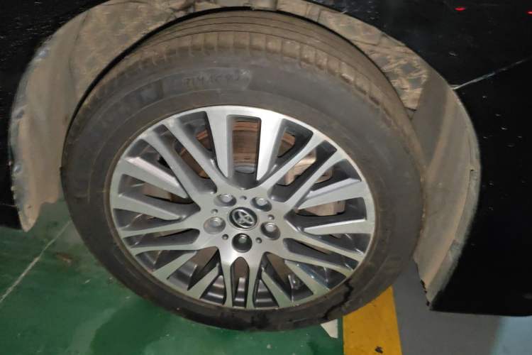 Used Toyota Alphard 2018 3.5L Luxury Edition Right Front Wheel Hub