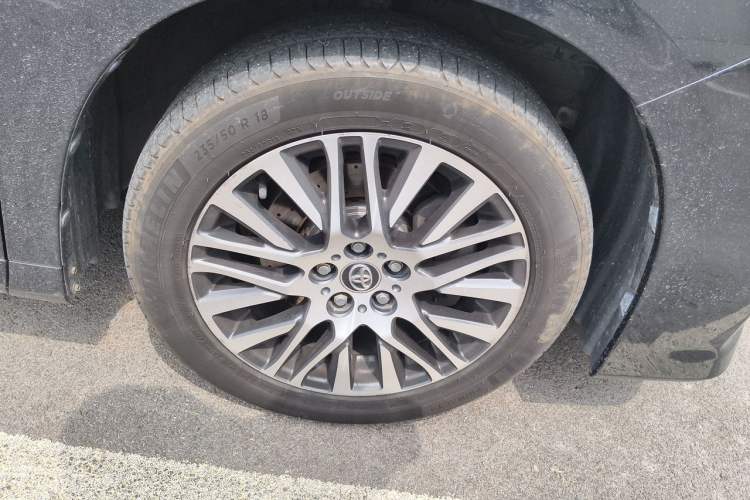 Used Toyota Alphard 2018 3.5L Prestige Edition Right Front Wheel Hub