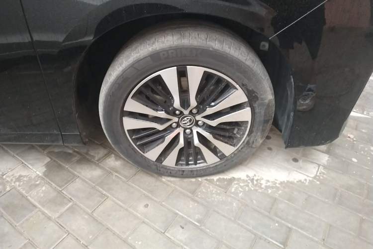 Used Toyota Alphard 2018 Revised Version 3.5L Premium Edition Right Front Wheel Hub