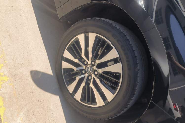 Used Toyota Alphard 2018 Revised Version 3.5L Luxury Edition Right Front Wheel Hub