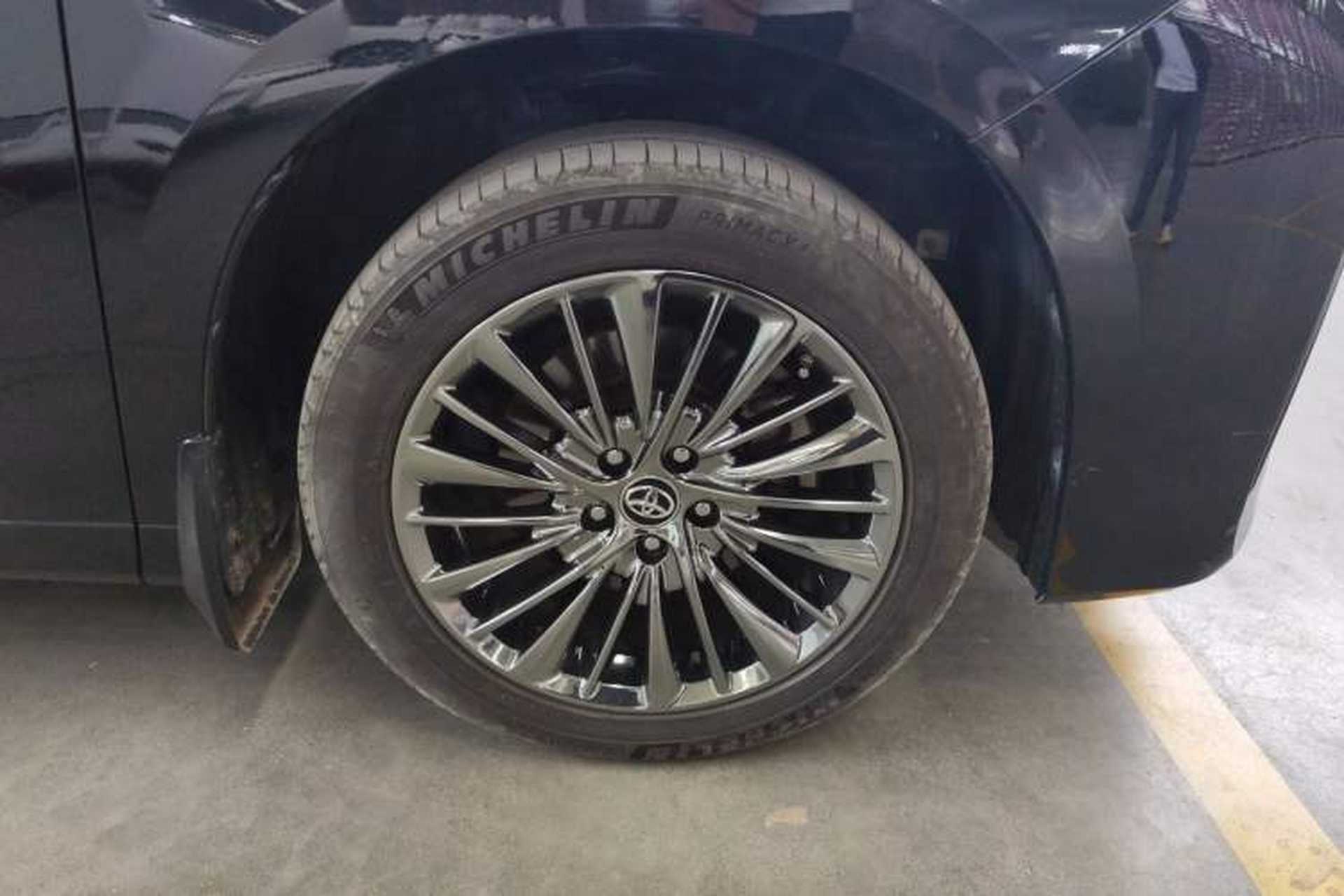 Used Toyota Alphard 2018 Revised Version 3.5L Premium Edition Right Front Wheel Hub