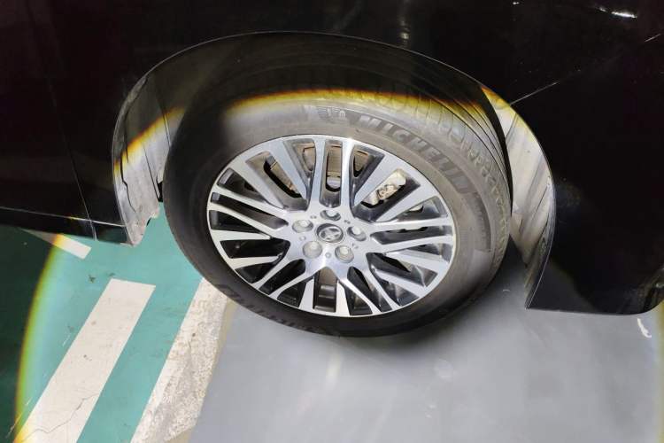 Used Toyota Alphard 2018 3.5L Prestige Edition Right Front Wheel Hub