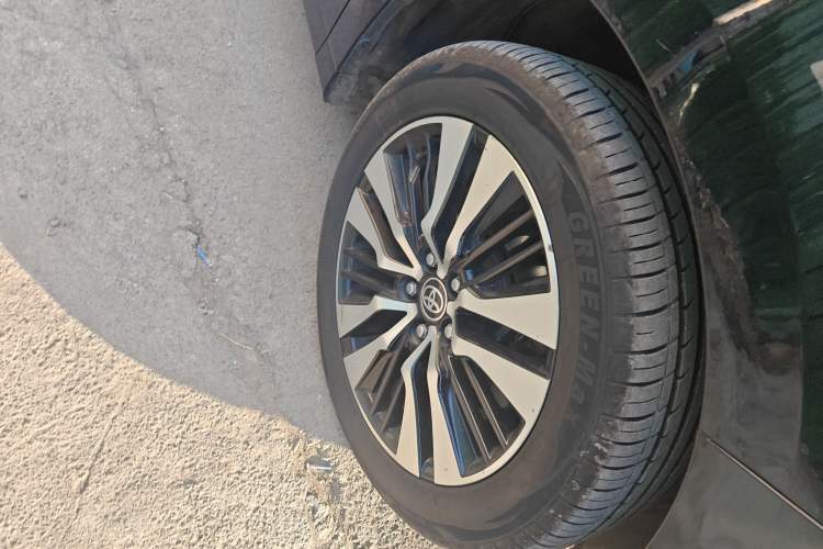 Used Toyota Alphard 2018 3.5L Prestige Edition Right Front Wheel Hub