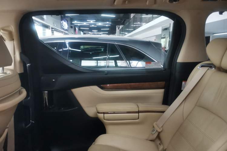 Used Toyota Alphard 2018 3.5L Prestige Edition Right Rear Door Interior