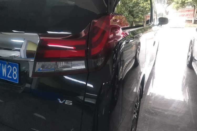 Used Toyota Alphard 2018 3.5L Prestige Edition Right Rear Taillight