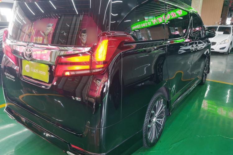 Used Toyota Alphard 2018 Revised Version 3.5L Premium Edition Right Rear Taillight