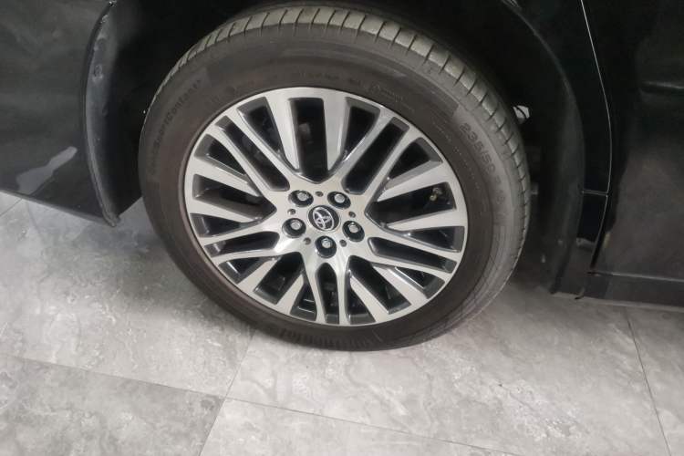 Used Toyota Alphard 2018 3.5L Prestige Edition Right Rear Wheel Hub