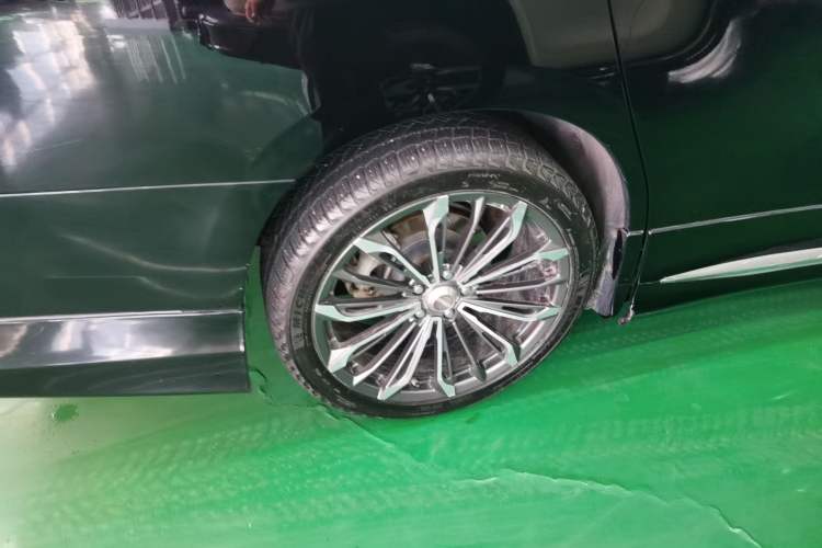 Used Toyota Alphard 2018 Revised Version 3.5L Premium Edition Right Rear Wheel Hub