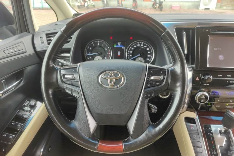Used Toyota Alphard 2018 3.5L Luxury Edition Steering Wheel