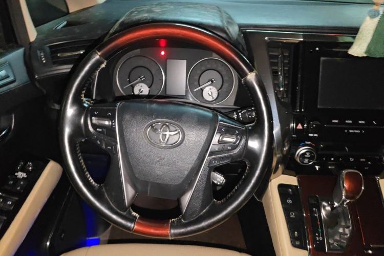 Used Toyota Alphard 2018 3.5L Luxury Edition Steering Wheel