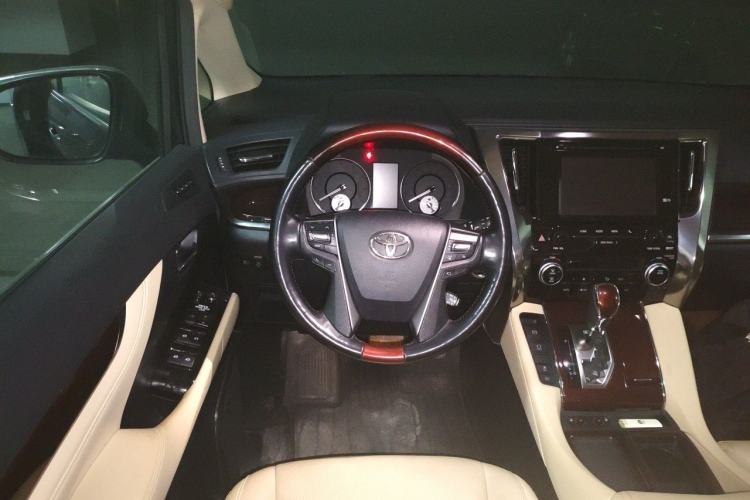 Used Toyota Alphard 2018 3.5L Luxury Edition Steering Wheel
