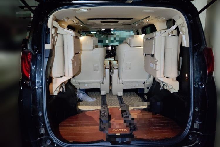 Used Toyota Alphard 2018 3.5L Prestige Edition Trunk