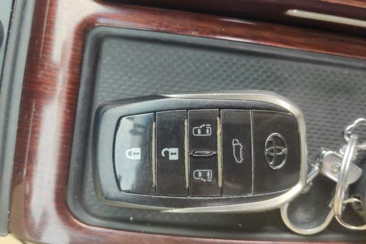 Used Toyota Alphard 2018 3.5L Luxury Edition Vehicle Key