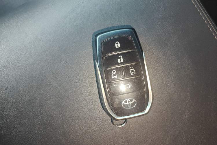 Used Toyota Alphard 2018 3.5L Prestige Edition Vehicle Key