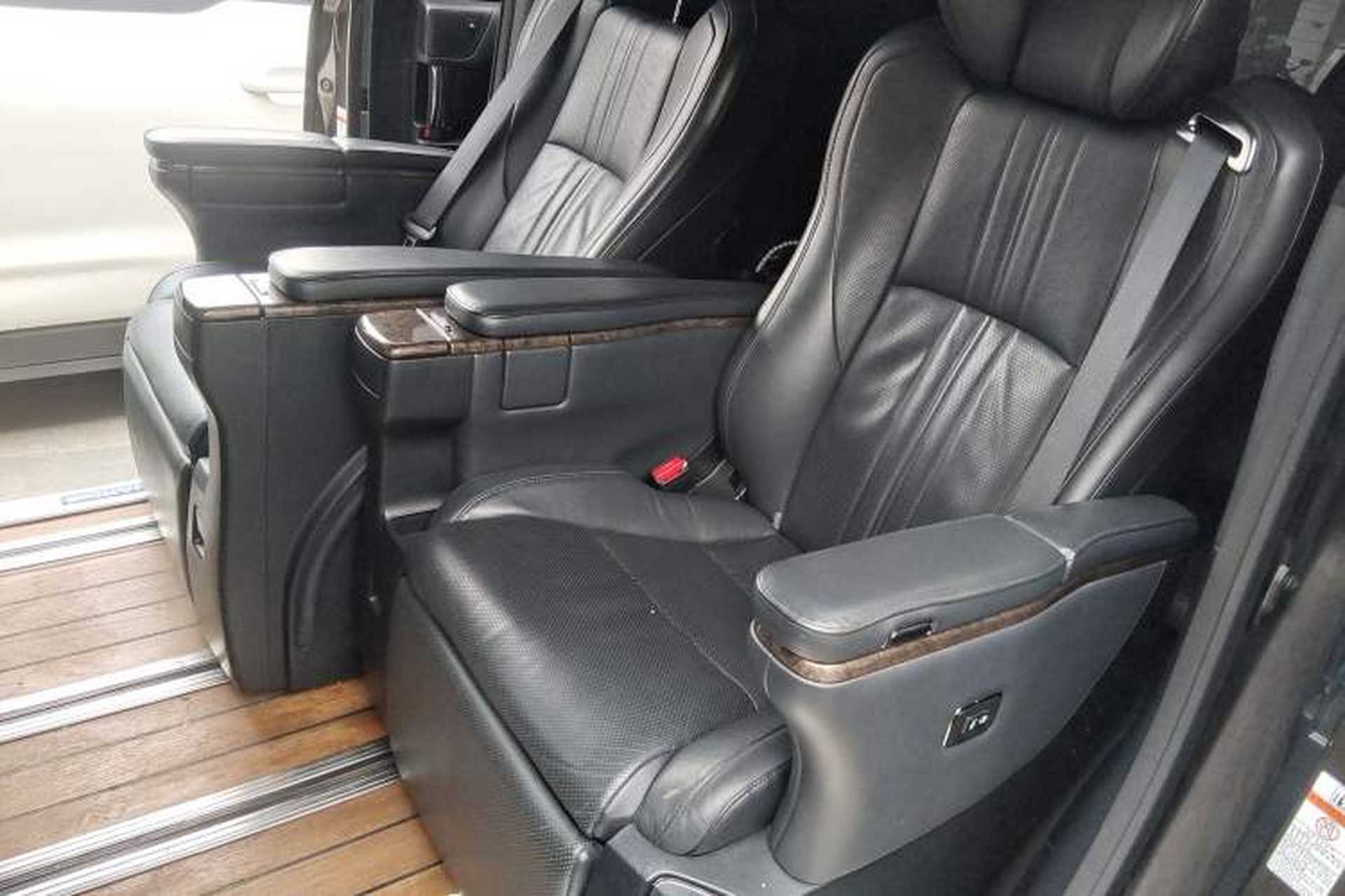 Used Toyota Alphard 2018 Revised Version 3.5L Premium Edition Left Rear Seat